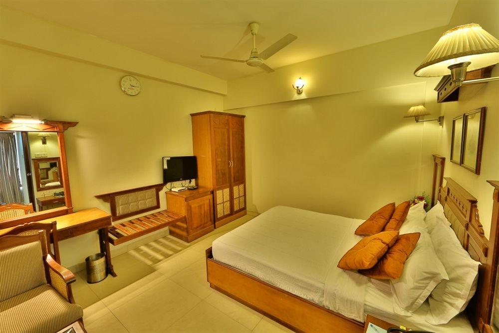 Hotel Fort Queen Kochi Exteriör bild